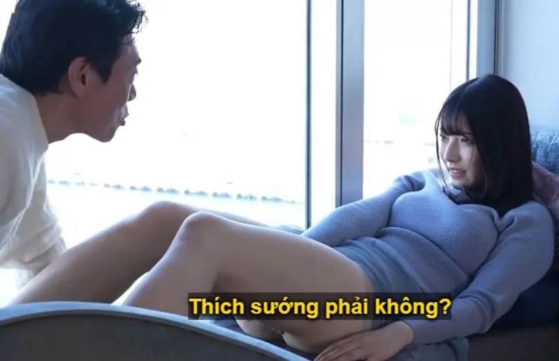 Buổi hẹn hò giữa bác trai và cô minh tinh tuổi teen mới debut tại nhà nghỉ sang trọng